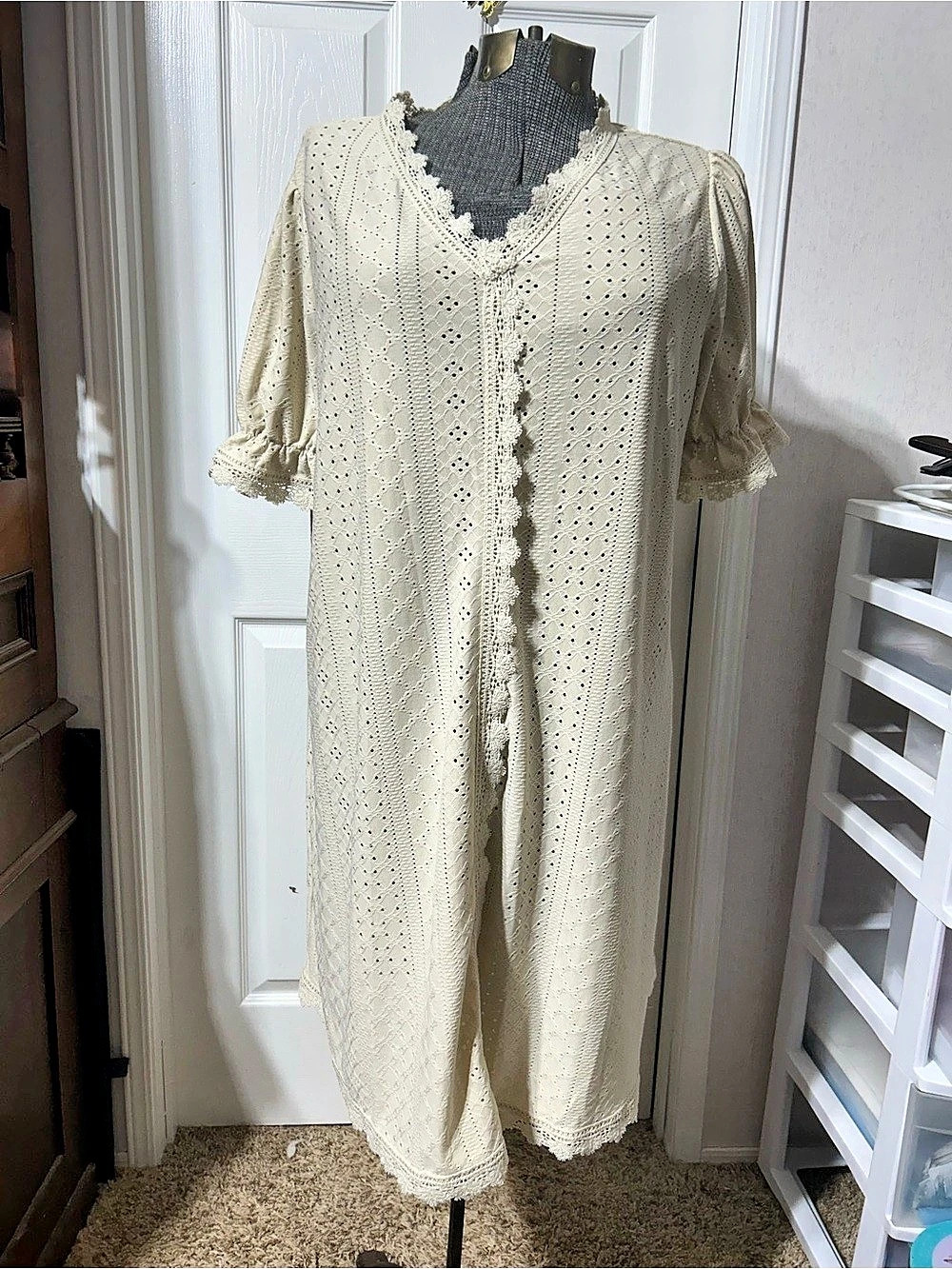 SHEIN CURVE Eyelet Dress in Cream Size XXL Like New